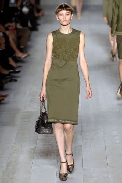 Look 16